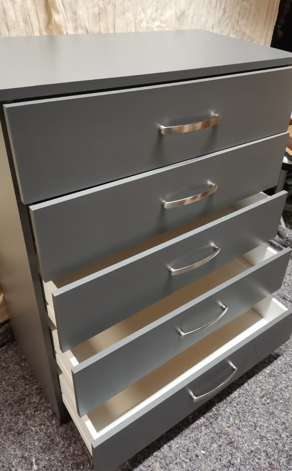 WW Chest of draws white or grey