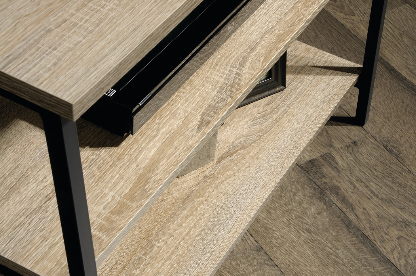 INDUSTRIAL STYLE TV / TRESTLE SHELF